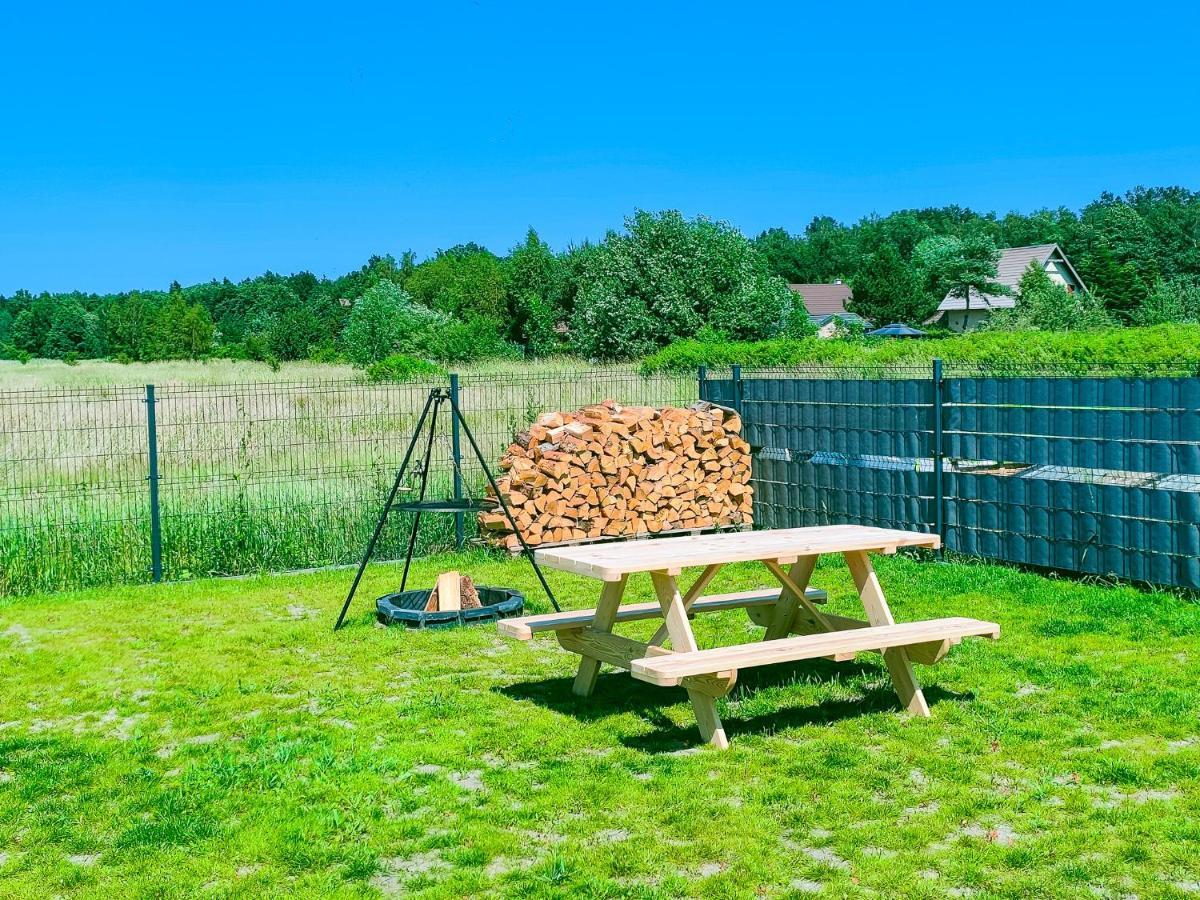 Slonce I Woda Domki Caloroczne, Klimatyzacja, Podgrzewany Basen, Bezplatny Parking Leba Luaran gambar